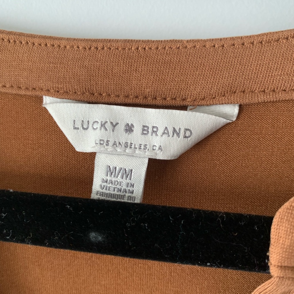 Cute Rust/brown top. M - Picture 3 of 3